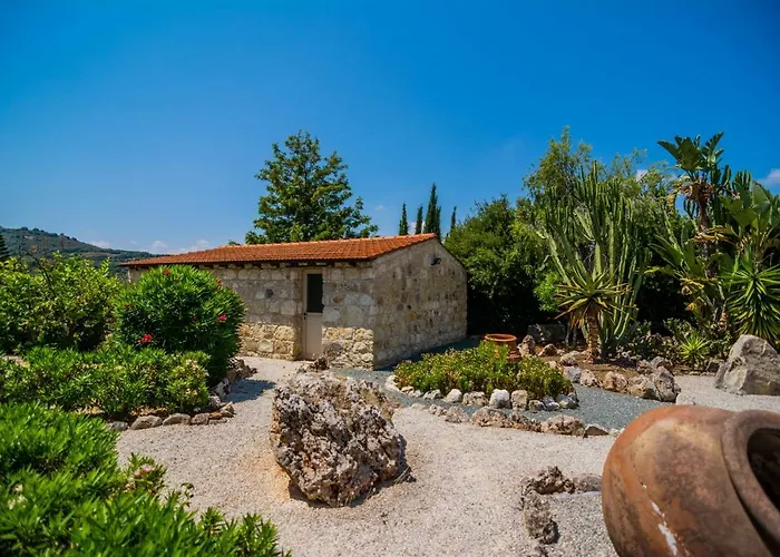 Gujadani Villa