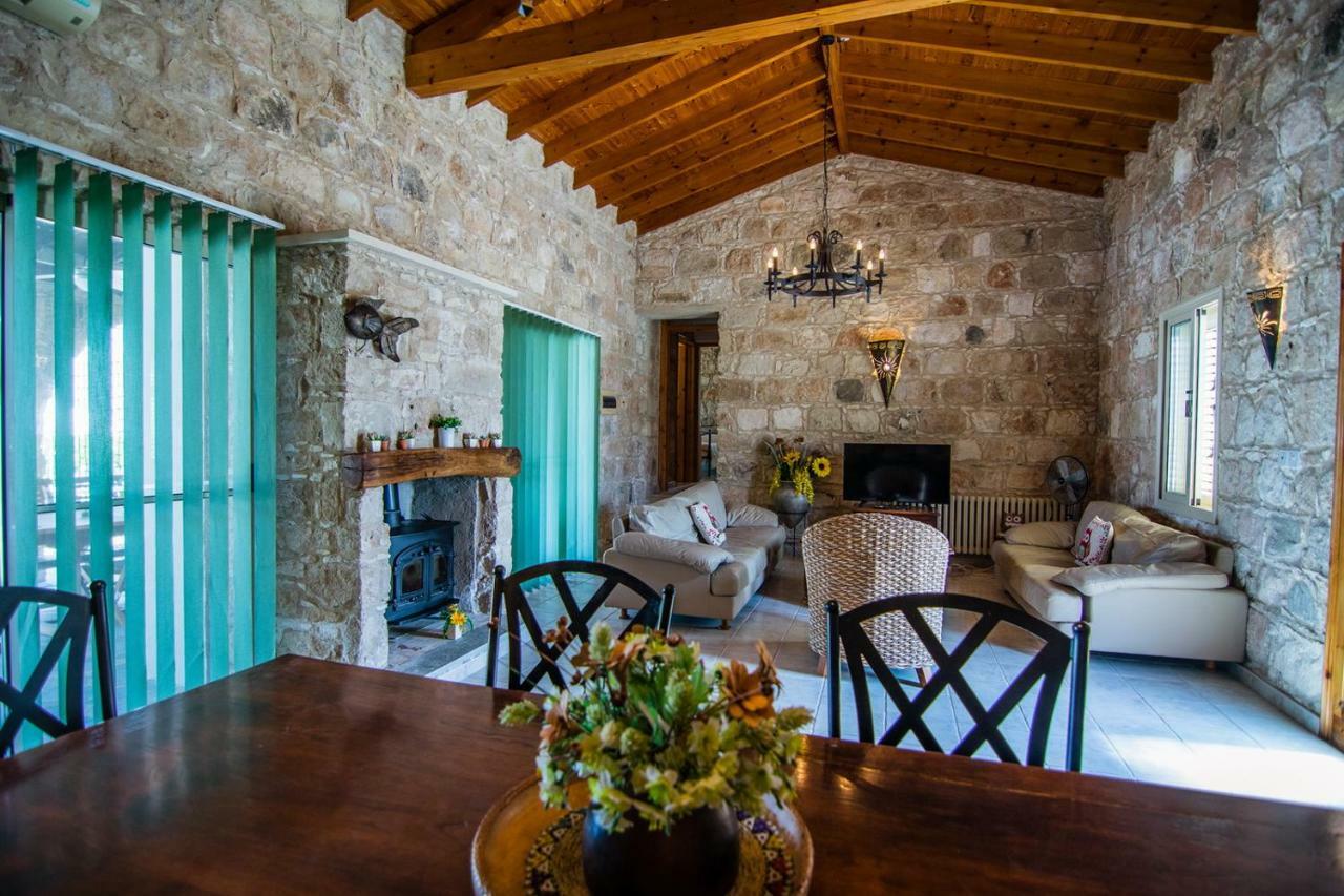 Gujadani Villa *
